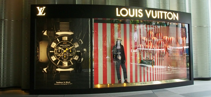 The Greatest Travel Brand On Earth: A History of Louis Vuitton, Luggage and  the LV Monogram